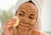 चंदन त्वचा के लिए कितना लाभदायक है? जानें इसके फायदे, नुकसान और सही इस्तेमाल का तरीका