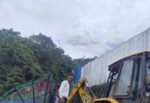 शहर में कूड़ा न उठने की अस्थायी समस्या जल्द होगी दूर- रोहित राठौर हाल ही में क्षेत्र में हुई भीषण वर्षा के कारण चार मील के समीप बिन्द्राबनी में स्थित कूड़े के निष्पादन स्थल को जाने वाला मार्ग बुरी तरह क्षतिग्रस्त