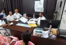 चुनाव तहसीलदार ने मान्यता प्राप्त राजनीतिक दलों के प्रतिनिधियों के साथ की बैठक चुनाव तहसीलदार ने मान्यता प्राप्त राजनीतिक दलों के प्रतिनिधियों के साथ की बैठक