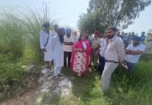 Deputy Commissioner Reviews Embankment Conditions During Visit to Sutlej River Villages Deputy Commissioner Reviews Embankment Conditions During Visit to Sutlej River Villages