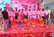 “खेडां वतन पंजाब दियां-2025” की मशाल का बरनाला में भव्य स्वागत मुख्यमंत्री श्री भगवंत सिंह मान के नेतृत्व वाली पंजाब सरकार द्वारा हर साल की तरह इस साल भी आयोजित की जा रही "खेडां वतन पंजाब दियां-2025" की मशाल का आज