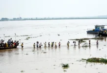 पंजाब में बाढ़ का कहर: उज्ज, रावी-ब्यास और सतलुज उफान पर, हजारों विस्थापित; आज फिरोजपुर जाएंगे सीएम पंजाब में बाढ़ का कहर: उज्ज, रावी-ब्यास और सतलुज उफान पर, हजारों विस्थापित; आज फिरोजपुर जाएंगे सीएम