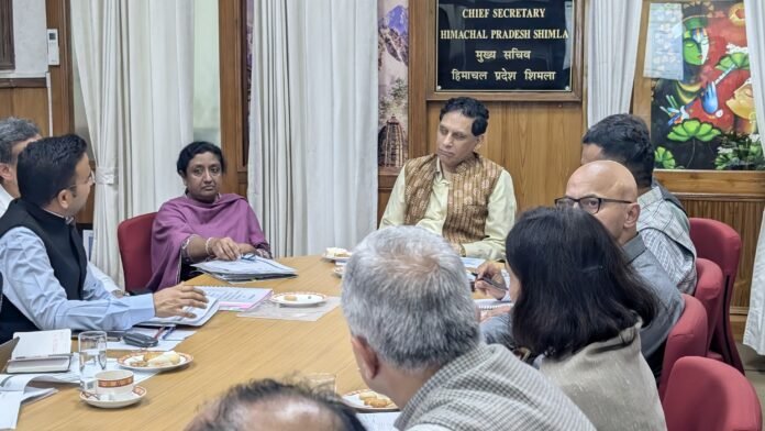 पांच वर्ष से कम उम्र के बच्चों के आधार बनाने में हिमाचल देश में अग्रणी मुख्य सचिव प्रबोध सक्सेना ने आज यहां राज्य सरकार के विभागाध्यक्षों