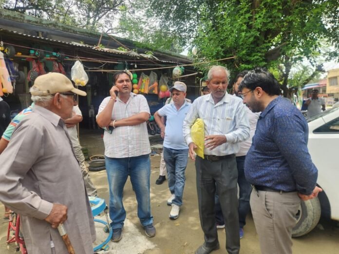 IMG-20250813-WA0331 स्थानीय निकाय मंत्री डॉ. रवजोत सिंह ने गांव ढोलवाहा अड्डा से गांव कूकानेट तक जाने वाली सड़क का स्वयं मौके पर पहुंचकर कार्य की शुरुआत का