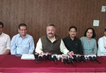 मंडी जिला के आपदा प्रभावित विद्यालयों की मरम्मत के लिए खर्च होगें 9 करोड़ रुपए- रोहित ठाकुर प्रदेश में हाल ही में आई प्राकृतिक आपदा से सर्वाधिक नुक्सान मंडी जिला को हुआ है। मंडी जिला में 300 शिक्षण संस्थान प्रभावित हुए हैं,