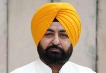 जालंधर स्थित राज्य स्तरीय बाढ़ नियंत्रण कक्ष के लिए निदेशक लैंड रिकॉर्ड नोडल अधिकारी तैनात बाढ़ प्रभावित क्षेत्रों में तालमेल को और मज़बूत बनाने तथा राहत कार्यों में तेज़ी लाने के उद्देश्य से पंजाब के राजस्व, पुनर्वास और आपदा प्रबंधन विभाग द्वारा निदेशक