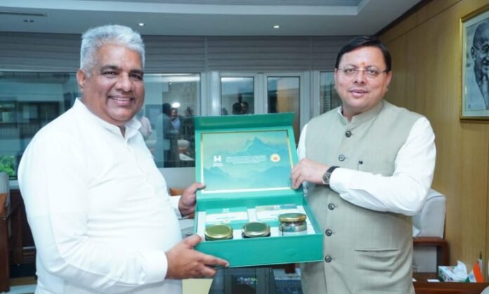 मुख्यमंत्री ने केंद्रीय पर्यावरण, वन एवं जलवायु परिवर्तन मंत्री से भेंट की