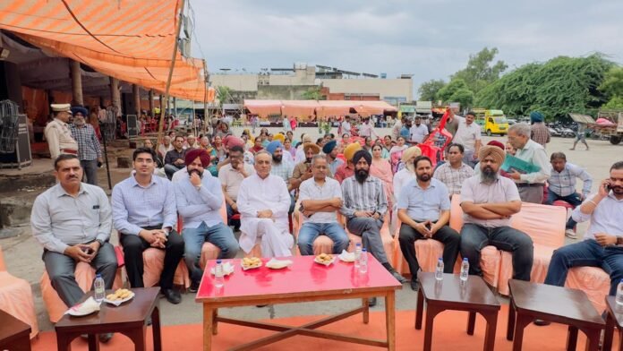 Two-day 'Umeed Bazaar' gets off to a grand start at Gurdaspur's old bus stand