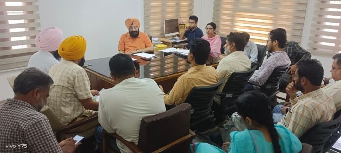 आजादी दिवस समारोह की तैयारियों को लेकर अतिरिक्त डिप्टी कमिश्नर ने की बैठक, जनकल्याणकारी योजनाओं के प्रचार पर दिया ज़ोर