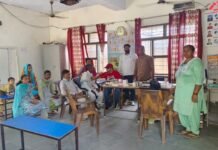 बाढ़ प्रभावित गांवों में स्वास्थ्य विभाग की ओर से मेडिकल कैंप शुरू, आशा वर्कर करेंगी सर्वे स्वास्थ्य मंत्री डॉ. बलबीर सिंह के दिशा-निर्देशों और पंजाब सरकार के आदेशों के तहत बाढ़ प्रभावित गांवों में स्वास्थ्य विभाग की ओर से मेडिकल कैंप लगाए गए हैं।
