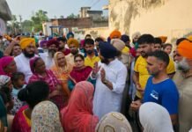 विधायक लालपुरा ने गांव घड़का में बाढ़ प्रभावित परिवारों को पहुंचाई विशेष राहत विधायक लालपुरा ने गांव घड़का में बाढ़ प्रभावित परिवारों को पहुंचाई विशेष राहत