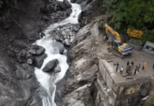 धराली में रेस्क्यू ऑपरेशन अब तक शुरू नहीं, खीर गंगा का जलस्तर बढ़ा धराली में रेस्क्यू ऑपरेशन अब तक शुरू नहीं, खीर गंगा का जलस्तर बढ़ा