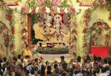 विदेश में जन्माष्टमी का उत्सव: लंदन से दुबई तक कृष्ण मंदिरों की अद्भुत झलक विदेश में जन्माष्टमी का उत्सव: लंदन से दुबई तक कृष्ण मंदिरों की अद्भुत झलक