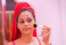 राखी की तैयारी शुरू करें दमकती त्वचा के साथ, आजमाएं ये आसान फेसपैक राखी की तैयारी शुरू करें दमकती त्वचा के साथ, आजमाएं ये आसान फेसपैक