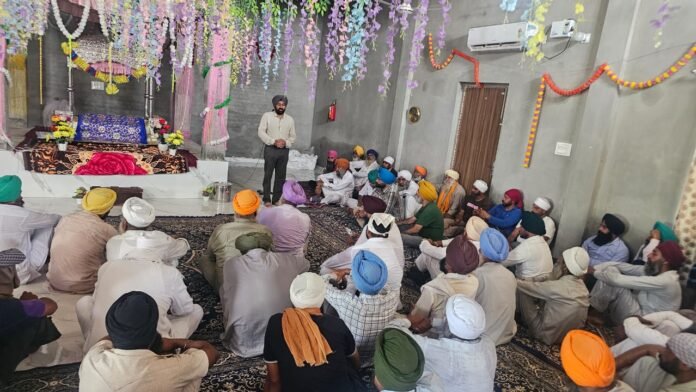 0002 रावी नदी के पार और नजदीकी गाँवों – घनीये के बेत, गुरचक्क, लखोवाल और मनसूर आदि – के किसानों की समस्याओं को जानने के लिए गुरदासपुर कृषि विभाग