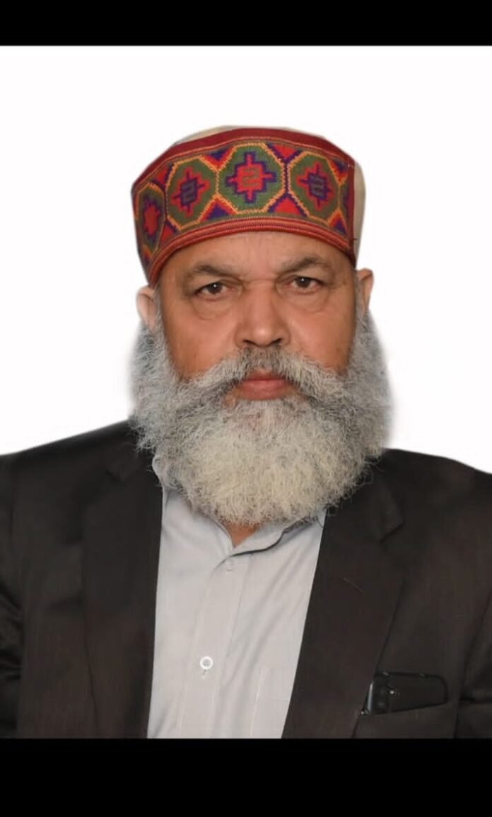 01 (3) होशियारपुर के गांव महिलांवाली निवासी किसान संजीव कुमार कहोल को उनके कृषक हित में किए गए उत्कृष्ट योगदान के लिए इस वर्ष