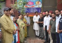 विधायक ब्रम शंकर ज़िम्पा ने धोबी घाट चौक से शिमला पहाड़ी तक बनी नई सड़क जनता को समर्पित की – 60 लाख रुपए की लागत से बनी सड़क जनहित से जुड़े विकास कार्यों को गति देते हुए होशियारपुर के विधायक एवं पंजाब विधानसभा की पटीशन कमेटी के चेयरमैन ब्रम शंकर ज़िम्पा ने आज धोबी घाट चौक