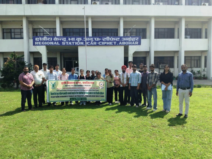 किसानों को मृदा परीक्षण आधारित परामर्श सेवाओं के लिए प्रौद्योगिकी एवं विस्तार प्रबंधन पर पांच दिवसीय प्रशिक्षण कार्यक्रम का आयोजन डॉ अरविंद कुमार