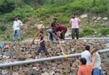 धर्मपुर विधानसभा क्षेत्र में आपदा प्रभावित योजनाओं की बहाली युद्धस्तर पर: मुकेश अग्निहोत्री आपदाग्रस्त धर्मपुर विधानसभा क्षेत्र में जल शक्ति विभाग की कुल 70 योजनाएं बुरी तरह प्रभावित हुई थीं जिनकी बहाली युद्धस्तर पर जारी हैं। कठिन और चुनौतीपूर्ण परिस्थितियों