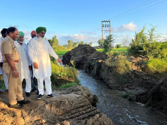 Due to heavy rainfall in recent days, several villages of the Faridkot constituency were waterlogged. Continuous efforts are