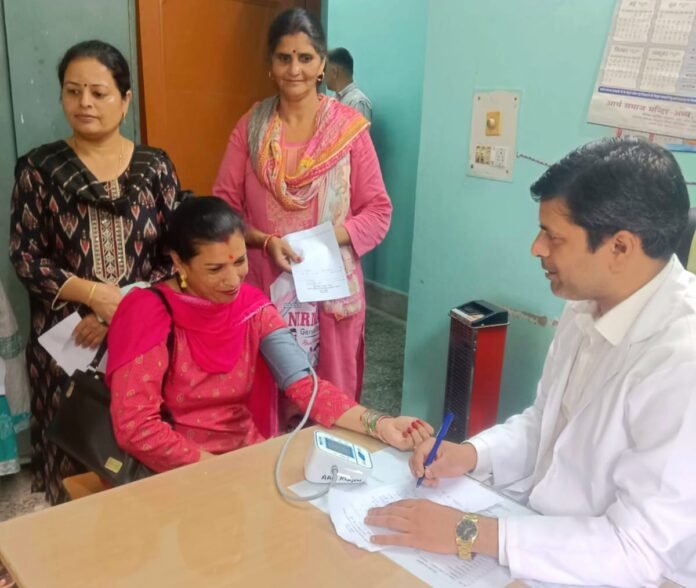 Ayurvedic check-up camp organized in Barchhavad on Dhanvantari Day, exhibition of yoga and medicinal plants organized