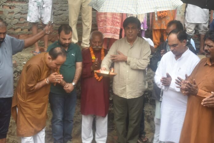 विधायक ब्रम शंकर ज़िम्पा ने