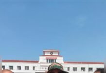 ओटीए चेन्नई से पूरी की ट्रेनिंग, लेफ्टिनेंट पद पर कमीशन जिला मंडी की सदर तहसील के गांव पपराहल के संघर्ष ठाकुर भारतीय सेना में लेफ्टिनेंट पद पर कमीशन प्राप्त कर सेना की वर्दी पहनने को तैयार हो गए हैं।