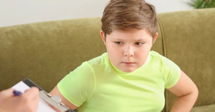 क्या आपका बच्चा भी मोटापे का शिकार हो रहा है? जानिए देखभाल के उपाय और डॉक्टर की सलाह