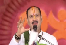 धीरेंद्र शास्त्री, देवकीनंदन-अनिरुद्धाचार्य पर विवाद: प्रदीप मिश्रा ने दिया बड़ा जवाब धीरेंद्र शास्त्री, देवकीनंदन-अनिरुद्धाचार्य पर विवाद: प्रदीप मिश्रा ने दिया बड़ा जवाब