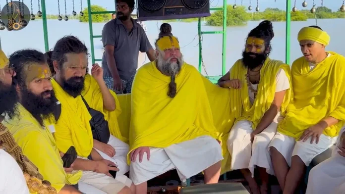 premanand-maharaj बाढ़ पीड़ितों की मदद को आगे आएं – संत प्रेमानंद महाराज