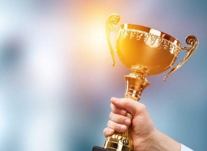 prize-scaled-1-718x523 20 साल की मेहनत के बाद तैयार हुआ किरण देसाई का नया उपन्यास, बुकर प्राइज की शॉर्टलिस्ट में शामिल