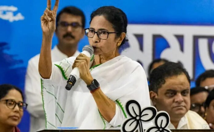 vok7s2io_mamata-banerjee_625x300_27_February_25 (1) ग्रुप C और D पदों पर दागी शिक्षकों की भर्ती संभव, कानूनी रास्ते तलाश रही सरकार: ममता बनर्जी
