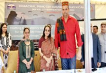 द ग्रेट खली के फ्लाइंग फेस्टिवल में शामिल न होने से दर्शकों में निराशा द ग्रेट खली के फ्लाइंग फेस्टिवल में शामिल न होने से दर्शकों में निराशा