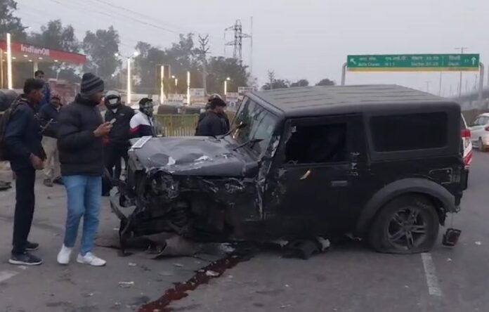 चंडीगढ़ में तेज रफ्तार Thar ने मचाया कहर: देव समाज कॉलेज के पास 2 युवतियां घायल, चालक फरार