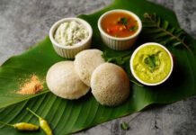 पारंपरिक साउथ इंडियन स्टाइल में बनाएं मुलायम और स्वादिष्ट इडली पारंपरिक साउथ इंडियन स्टाइल में बनाएं मुलायम और स्वादिष्ट इडली