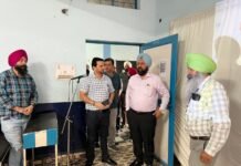 मास्टर ट्रेनरों ने पोलिंग स्टाफ को ईवीएम समेत पूरी चुनाव प्रक्रिया की दी जानकारी आगामी 11 नवंबर को होने वाले विधानसभा क्षेत्र 021-तरन तारन उपचुनाव के मद्देनज़र जिला चुनाव कार्यालय द्वारा नियुक्त पोलिंग स्टाफ की पहली रिहर्सल