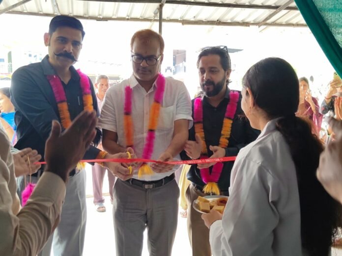 WhatsApp Image 2025-10-03 at 2.25.18 PM हिमाचल प्रदेश ग्रामीण बैंक के सहयोग से चक्कर (मिल्कफेड मिल्कप्लांट के पास) में एम-स्वस्थ ई-क्लिनिक का शुभारंभ किया गया। उद्घाटन हिमाचल प्रदेश