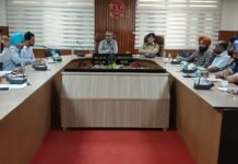 चुनाव आयोग के निर्देशों के अनुसार आदर्श आचार संहिता की सख्ती से पालना की जाएगी : जिला चुनाव अधिकारी भारत निर्वाचन आयोग द्वारा बीती शाम विधानसभा क्षेत्र 21-तरन तारन के उपचुनाव की तारीख का ऐलान कर दिया गया है। इस उपचुनाव के लिए मतदान 11