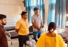 Civil Surgeon Fazilka Dr. Rohit Goyal visited Civil Hospital Abohar Civil Surgeon Dr. Rohit Goyal visited the dengue ward set up for dengue patients in Civil Hospital Abohar as well as other wards
