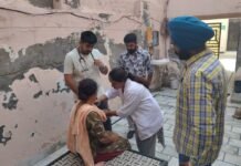 Health Department teams conduct door-to-door campaign in Malkana Mohalla In view of the increasing cases of dengue, teams of the Health Department have started a door-to-door campaign in Malkana
