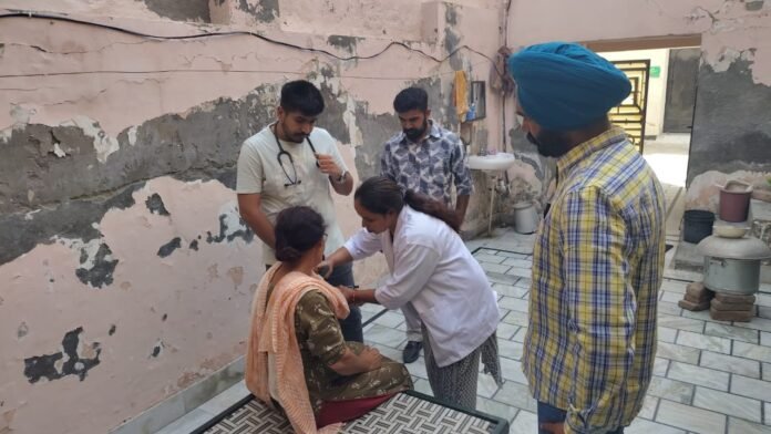  In view of the increasing cases of dengue, teams of the Health Department have started a door-to-door campaign in Malkana