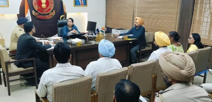 factrecorder जिला स्तरीय विजिलेंस और मॉनिटरिंग कमेटी की बैठक में दिए गए निर्देश, 29 मामलों में मुआवजा राशि स्वीकृत