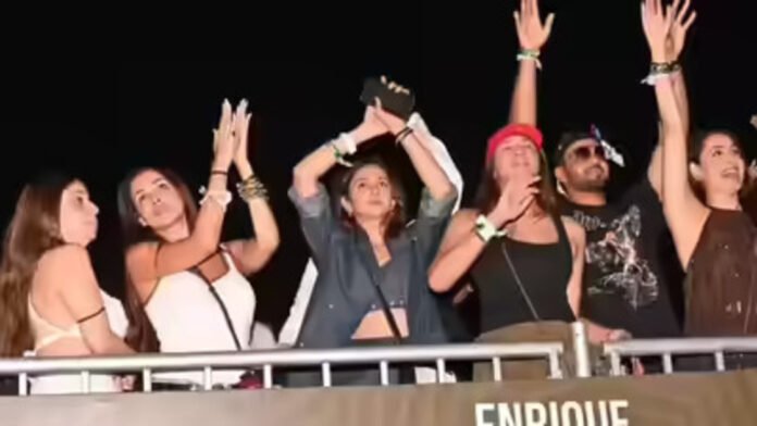 मुंबई में एनरिक इग्लेसियस का धमाकेदार कॉन्सर्ट: मलाइका से विद्या तक कई सितारों ने जमाया रंग