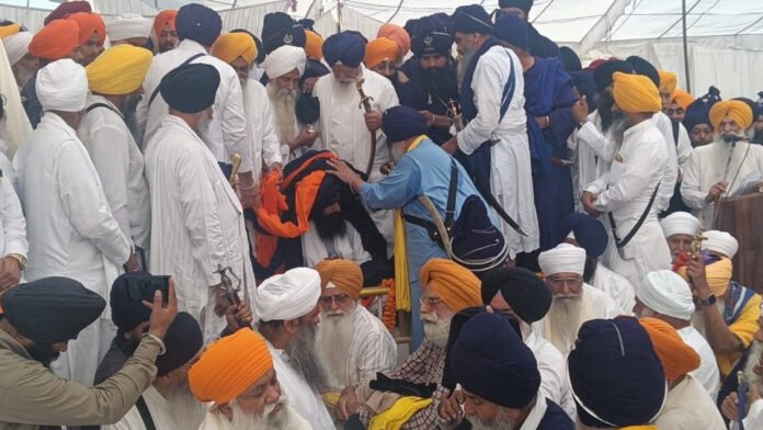 Aj Di Awaaj सिख पंथ विवाद खत्म: ज्ञानी कुलदीप सिंह गड़गज्ज की दोबारा ताजपोशी