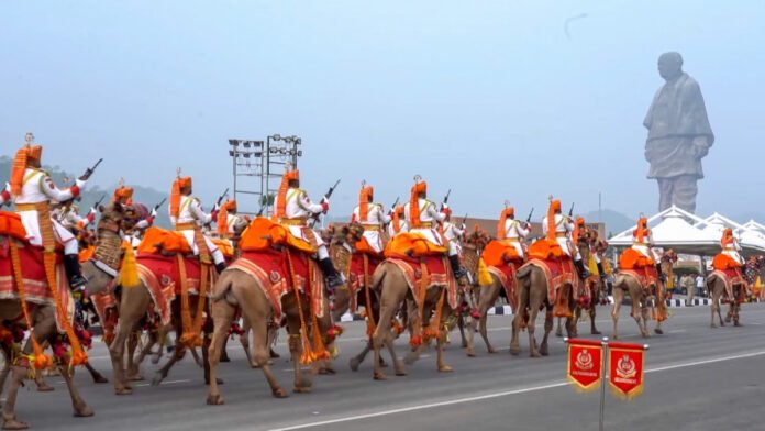 factrecorder प्रधानमंत्री मोदी ने एकता दिवस पर परेड की सलामी ली, देशवासियों को एकजुटता की शपथ दिलाई