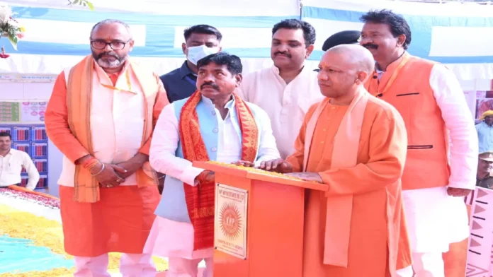 factrecorder आधी आबादी के सशक्तिकरण पर जोर: सीएम योगी ने महिलाओं की भागीदारी को बताया देश और समाज की प्रगति का मूल आधार