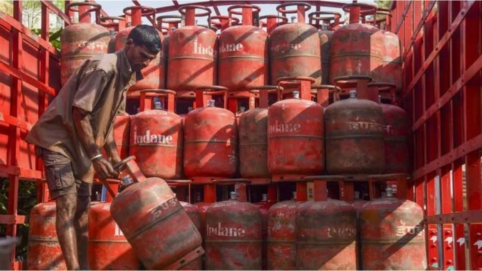 factrecorder भारत-अमेरिका LPG डील: 2026 में 10% आयात बढ़ेगा, हरदीप पुरी बोले—उज्ज्वला उपभोक्ताओं को मिलेगी बड़ी राहत