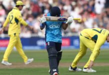 इंग्लैंड की बल्लेबाजी हुई ध्वस्त -क्रिकेट इतिहास में पहली बार इतने कम रनों पर सिमटी टीम इंग्लैंड की बल्लेबाजी हुई ध्वस्त -क्रिकेट इतिहास में पहली बार इतने कम रनों पर सिमटी टीम