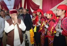 राज्यपाल ने रामपुर बुशहर में अंतरराष्ट्रीय लवी मेले का शुभारम्भ किया लवी मेला सामूहिक भावना और एकता का प्रतीकः राज्यपाल राज्यपाल शिव प्रताप शुक्ल ने आज शिमला जिले के रामपुर बुशहर में चार दिवसीय अंतरराष्ट्रीय लवी मेले का शुभारम्भ किया। इस अवसर पर राज्यपाल ने