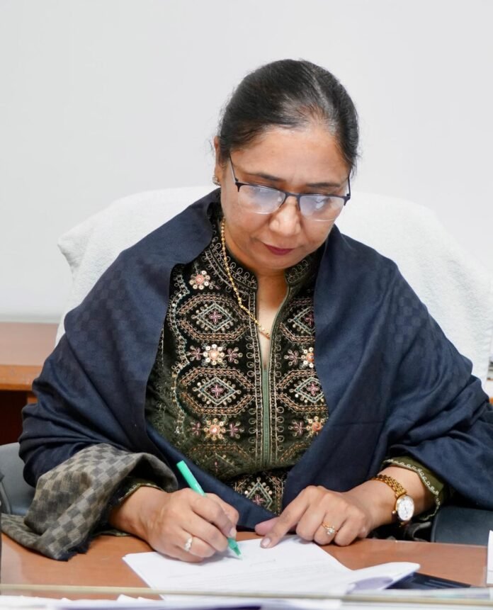 Pic (1) पंजाब कैबिनेट ने ‘नई दिशा’ योजना को हरी झंडी दी: महिलाओं के स्वास्थ्य के लिए बड़ा फैसला — डॉ. बलजीत कौर